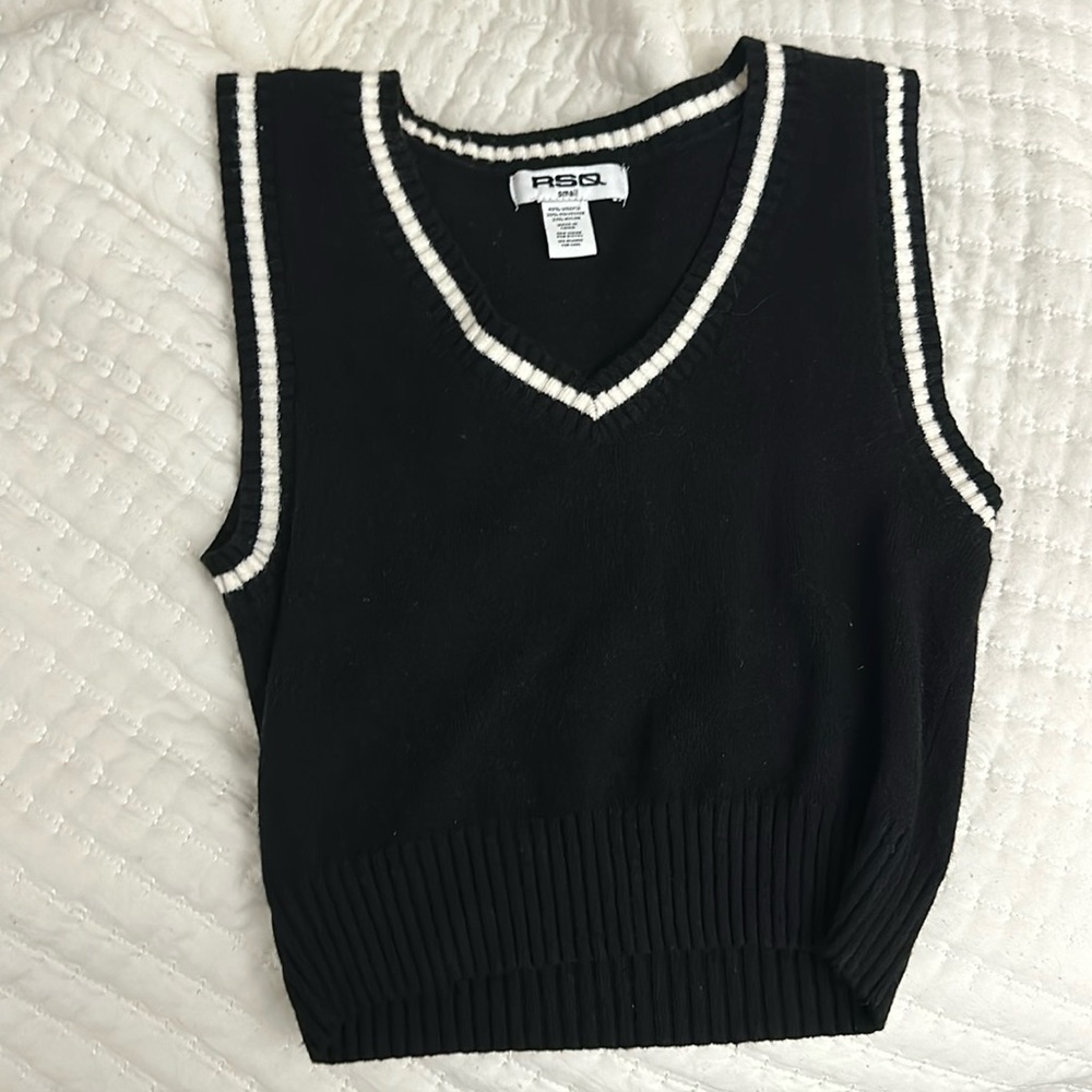 Black Sweater Vest Cropped